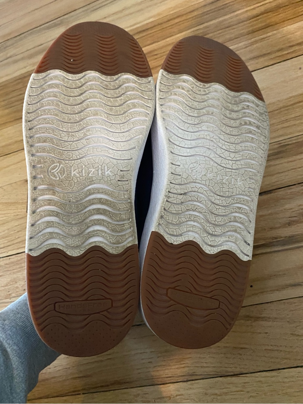 Kizik navy sneakers - Picture 3 of 5
